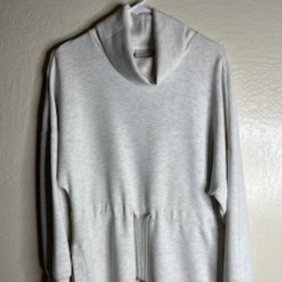 Varley Freya Drawstring Sweatshirt - Picture 7 of 7